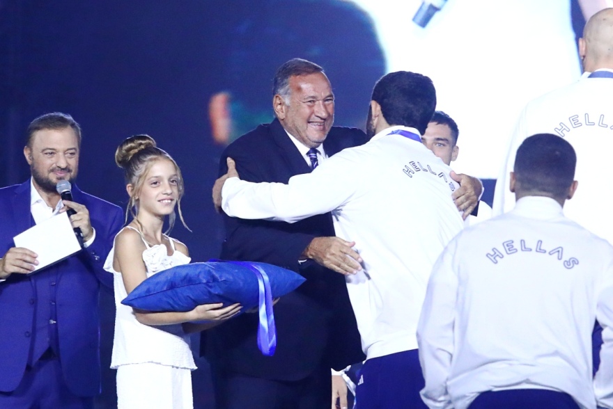 «Αθήνα 20 χρόνια μετά»: Η ΕΟΕ βράβευσε στο Παναθηναϊκό Στάδιο τους Ολυμπιονίκες, τους Παραολυμπιονίκες και τους Legends 2004 - Βίντεο, φωτογραφίες