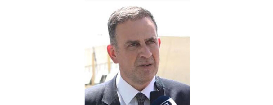 Θεσσαλονίκη: 50χρονος «διέλυσε» με τσεκούρι τα αυτοκίνητα των γειτόνων του επειδή πίστευε ότι έβαλαν κάμερες στο σπίτι του