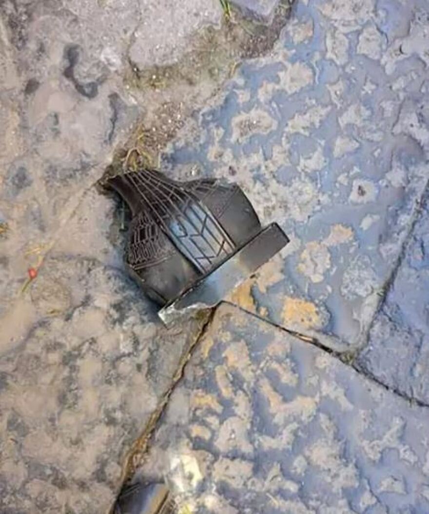 Ιταλία: Η στιγμή που άγαλμα χτύπησε στο κεφάλι και σκότωσε 30χρονη τουρίστρια - Ερευνάται αν το έριξαν παιδιά