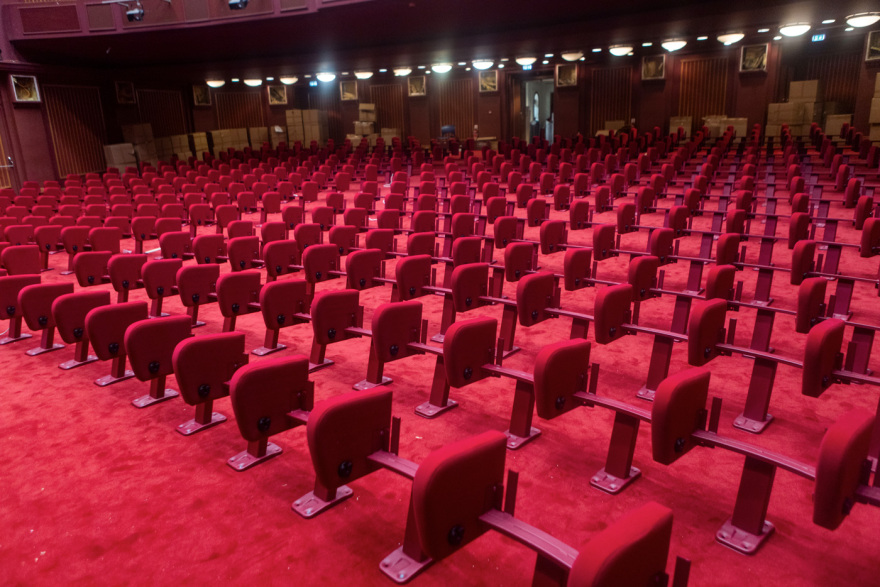 Μπήκαμε στο φρέσκο «Ολύμπιον» και κάτσαμε στα νέα καθίσματα