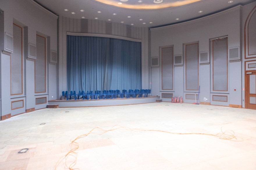 Μπήκαμε στο φρέσκο «Ολύμπιον» και κάτσαμε στα νέα καθίσματα