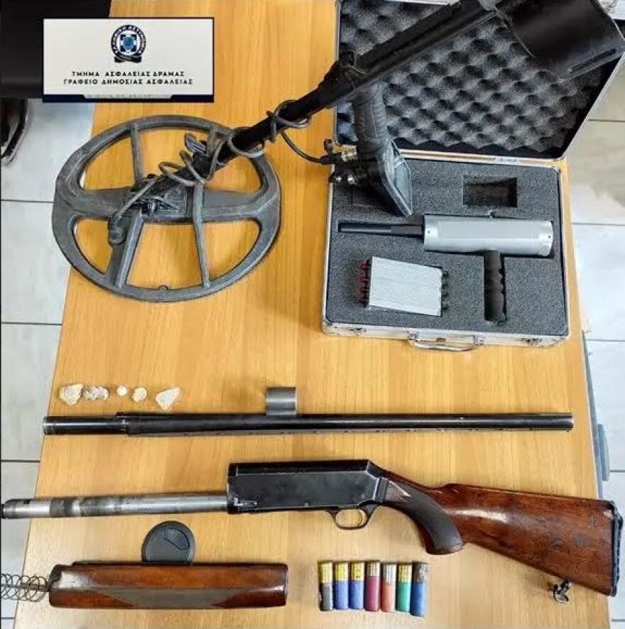 Δράμα: Αρχαία έκρυβαν στα σπίτια τους τρεις Έλληνες - Τα σημεία που έκαναν τις λαθρανασκαφές ψάχνουν οι αρχές