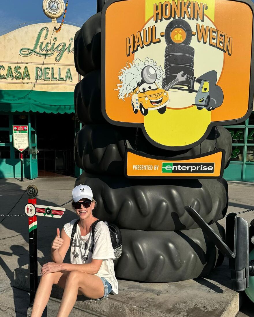 Σαρλίζ Θερόν: Μοιράστηκε μερικές σπάνιες φωτογραφίες των παιδιών της από την επίσκεψή τους στη Disneyland