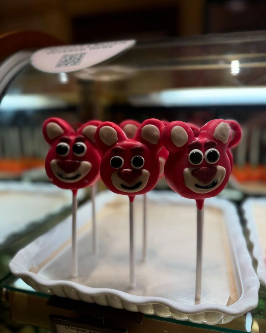 Σαρλίζ Θερόν: Μοιράστηκε μερικές σπάνιες φωτογραφίες των παιδιών της από την επίσκεψή τους στη Disneyland