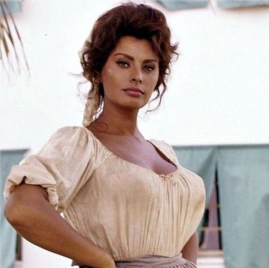 Σοφία Λόρεν: 90άρισε και παραμένει αιώνιο ερωτικό σύμβολο - Τα δύσκολα παιδικά χρόνια, η Ύδρα και η παγκόσμια αναγνώριση