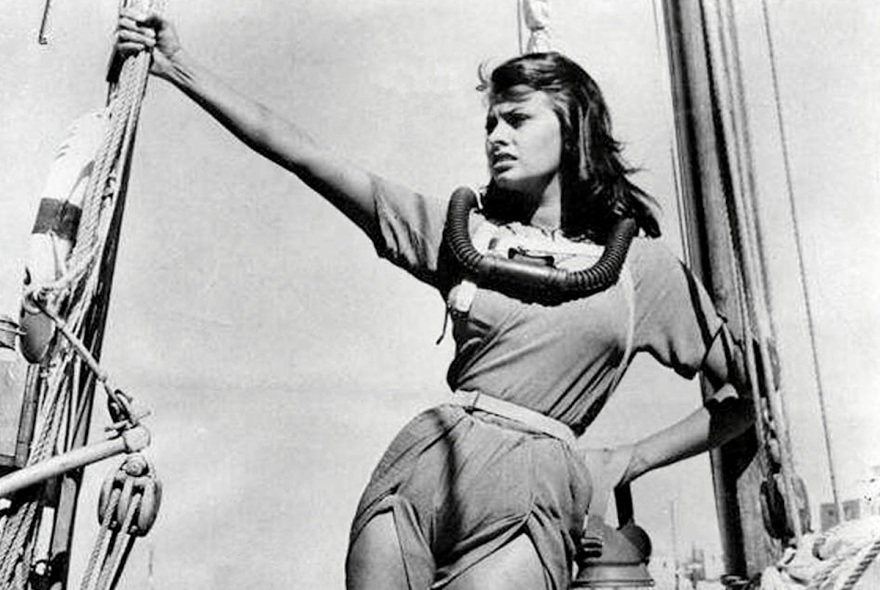 Σοφία Λόρεν: 90άρισε και παραμένει αιώνιο ερωτικό σύμβολο - Τα δύσκολα παιδικά χρόνια, η Ύδρα και η παγκόσμια αναγνώριση