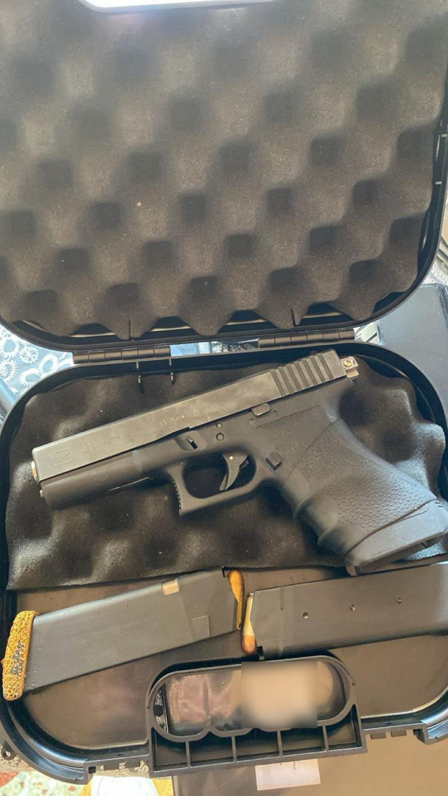 ΕΛΑΣ: Καραμπίνες, πιστόλια και ναρκωτικά στα σπίτια των διαρρηκτών που είχαν χτυπήσει πάνω από 110 φορές στην Αττική