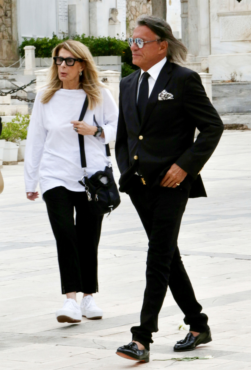 Αλέξης Παπαδημητρίου: Συγγενείς και φίλοι αποχαιρέτησαν τον συνθέτη  - Δείτε φωτογραφίες