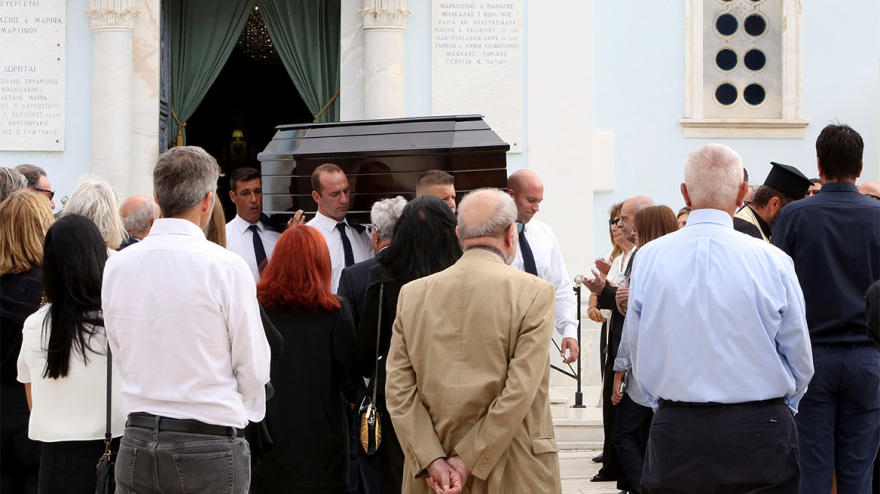 Αλέξης Παπαδημητρίου: Συγγενείς και φίλοι αποχαιρέτησαν τον συνθέτη  - Δείτε φωτογραφίες