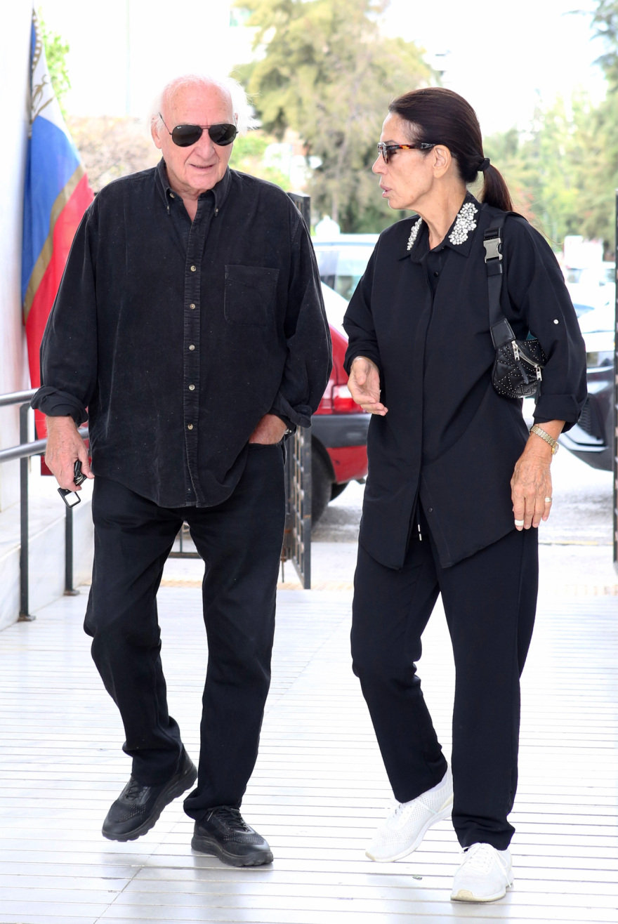 Αλέξης Παπαδημητρίου: Συγγενείς και φίλοι αποχαιρέτησαν τον συνθέτη  - Δείτε φωτογραφίες