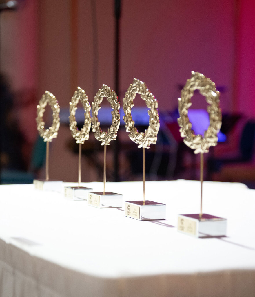 “10  Χρόνια” εξαιρετικό παρθένο ελαιόλαδο MOLON LAVE