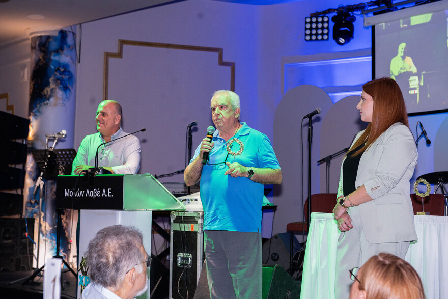 “10  Χρόνια” εξαιρετικό παρθένο ελαιόλαδο MOLON LAVE