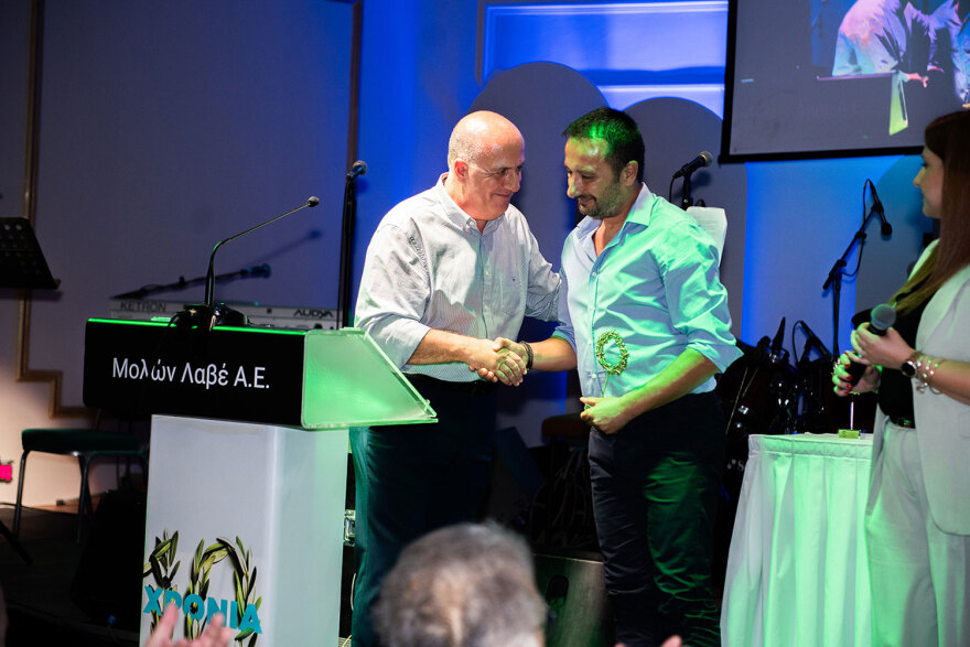 “10  Χρόνια” εξαιρετικό παρθένο ελαιόλαδο MOLON LAVE