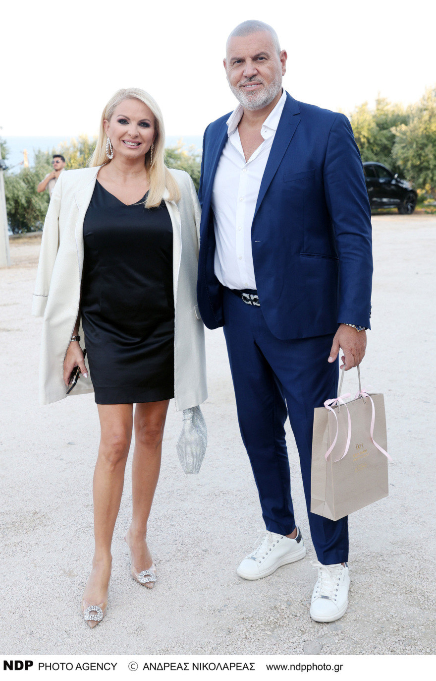 Άντζελα Δημητρίου: Βάφτισε την εγγονή της 