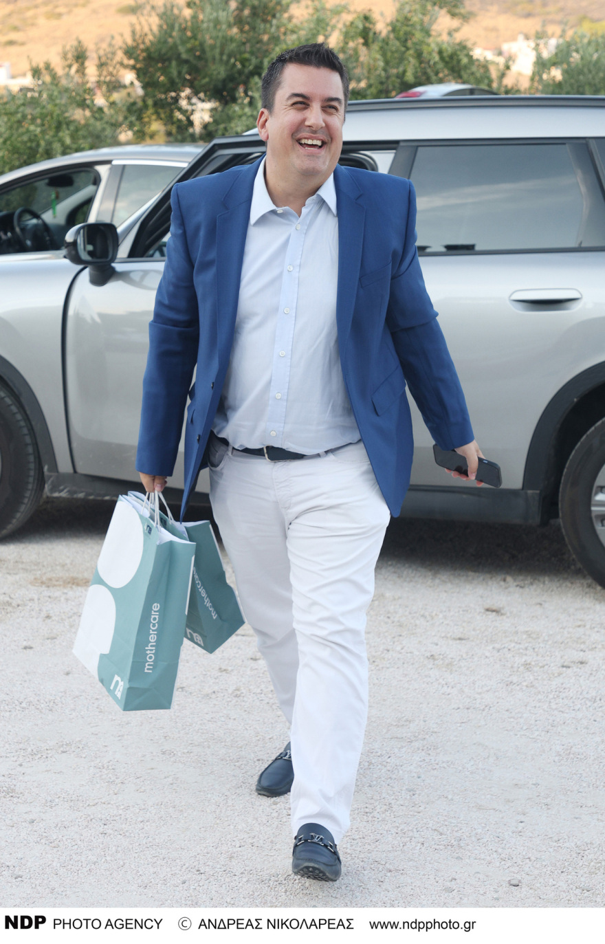 Άντζελα Δημητρίου: Βάφτισε την εγγονή της 