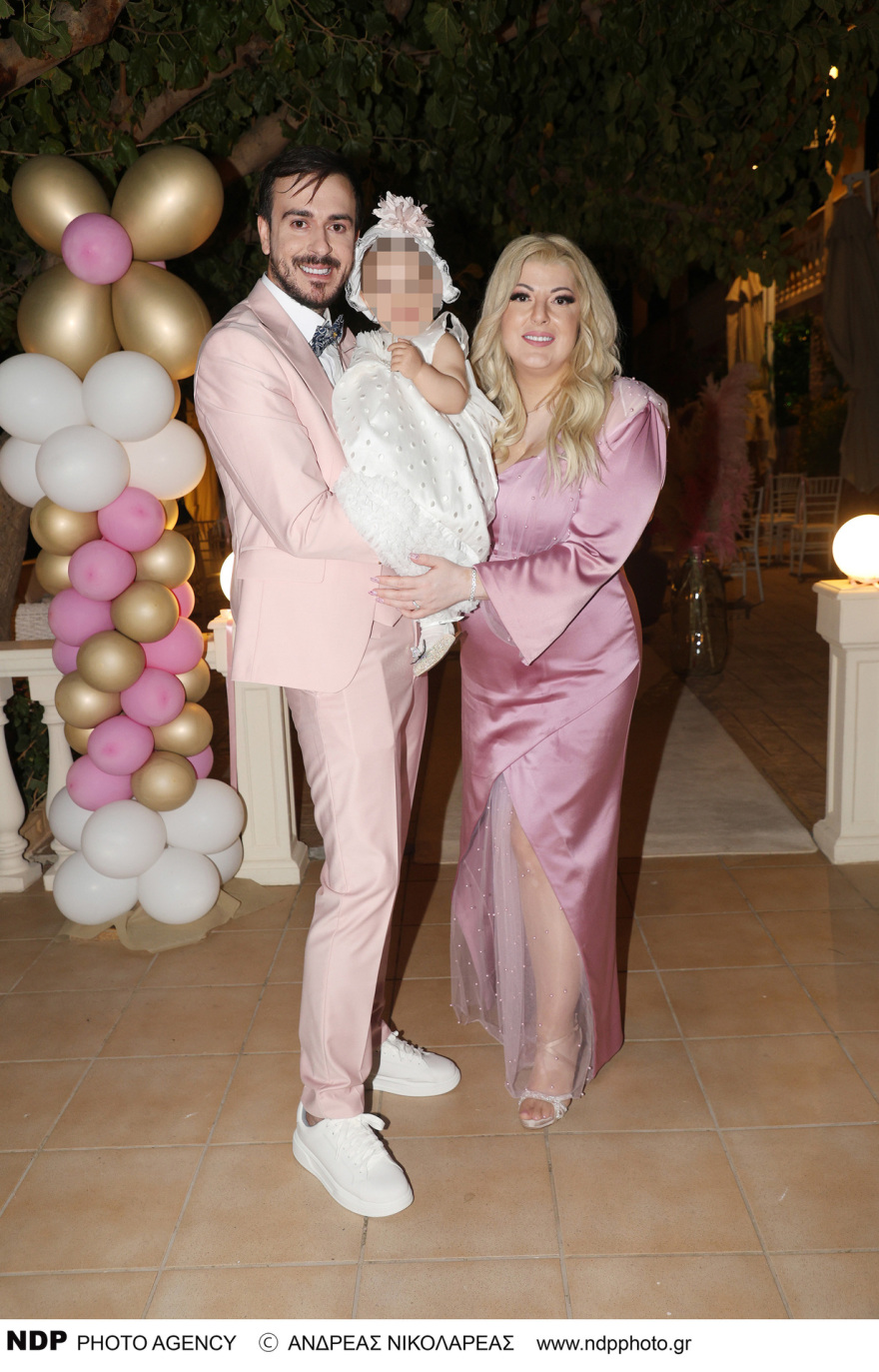 Άντζελα Δημητρίου: Βάφτισε την εγγονή της 