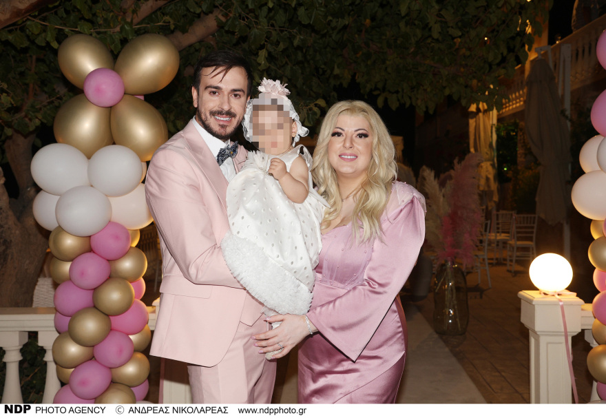 Άντζελα Δημητρίου: Βάφτισε την εγγονή της 