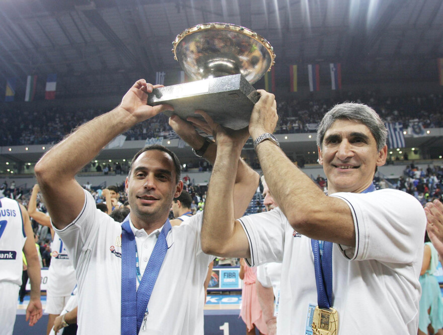 Eurobasket 2005: Η επιστροφή της «επίσημης αγαπημένης» στην κορυφή -  Από το βάλτο αγόρι μου, στον θρίαμβο κόντρα στον Νοβίτσκι 