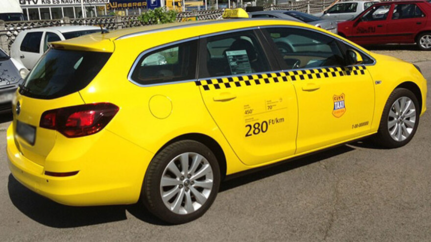 Ταξί: Μέσα στις επόμενες 5 εβδομάδες θα πρέπει να μπουν οι ειδικές σημάνσεις για τα POS