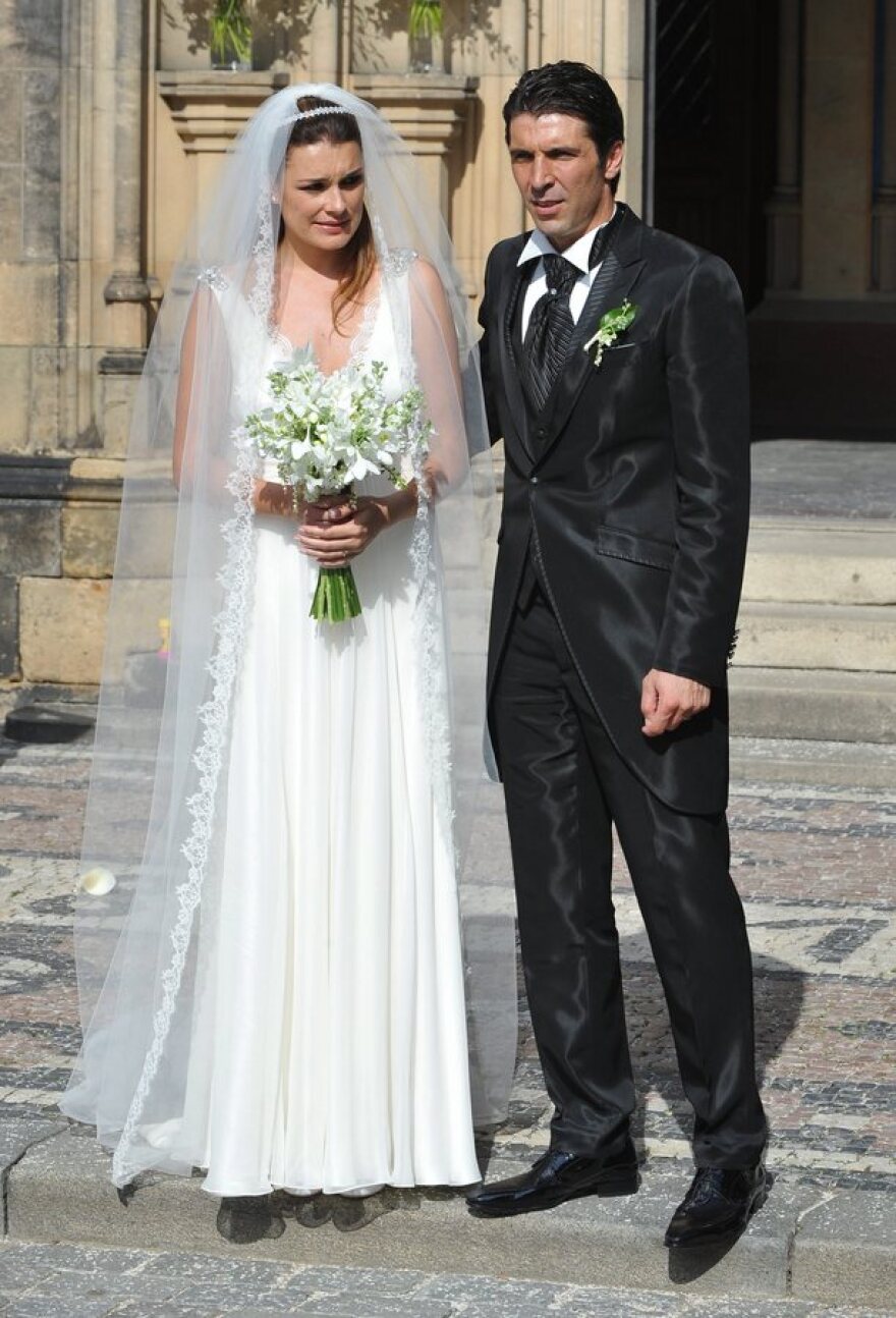 Τζίτζι Μπουφόν: Ντύνεται γαμπρός για δεύτερη φορά - Παντρεύεται στην Τοσκάνη τη δημοσιογράφο Ιλάρια Ντ'Αμίκο