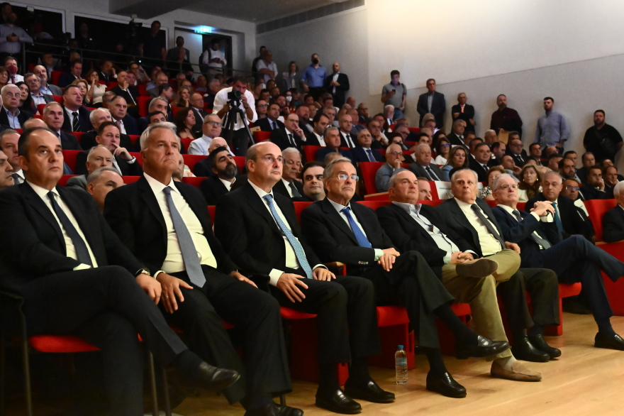 «Κι όπως λέει κι ο Κυριάκος Μητσοτάκης, στη ΝΔ είμαστε όλοι καραμανλικοί»: Η ατάκα Τασούλα σε εκδήλωση παρουσίασης βιβλίου