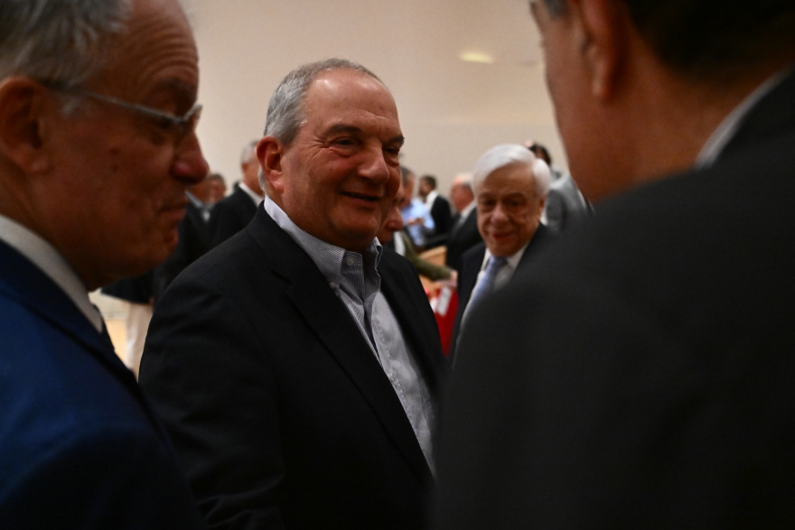 «Κι όπως λέει κι ο Κυριάκος Μητσοτάκης, στη ΝΔ είμαστε όλοι καραμανλικοί»: Η ατάκα Τασούλα σε εκδήλωση παρουσίασης βιβλίου