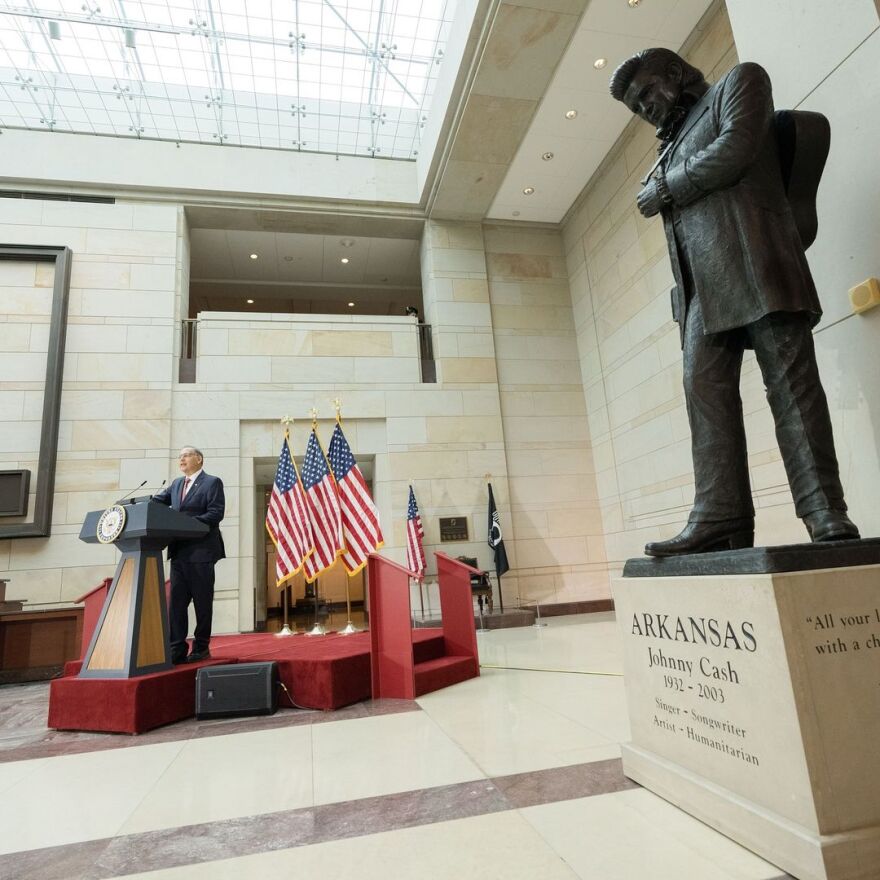 Τζόνι Κας: Αποκαλύφθηκε το άγαλμά του στο Καπιτώλιο των ΗΠΑ - Δείτε βίντεο και φωτογραφίες