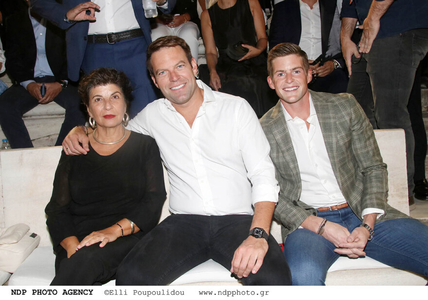 Απόστολος Γκλέτσος: Χόρεψε ζεϊμπέκικο στο Ηρώδειο - Τον χειροκρότησε χλιαρά ο Κασσελάκης