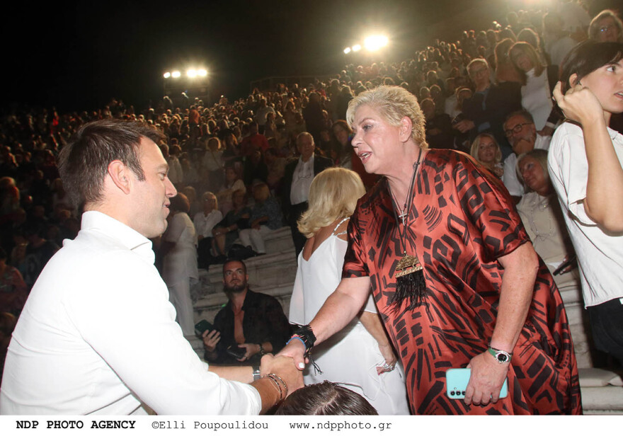 Απόστολος Γκλέτσος: Χόρεψε ζεϊμπέκικο στο Ηρώδειο - Τον χειροκρότησε χλιαρά ο Κασσελάκης