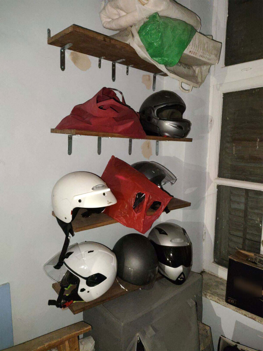 Κοντάρια, κράνη και σιδερογροθιά εντοπίστηκαν στην κατάληψη Libertatia στη Θεσσαλονίκη