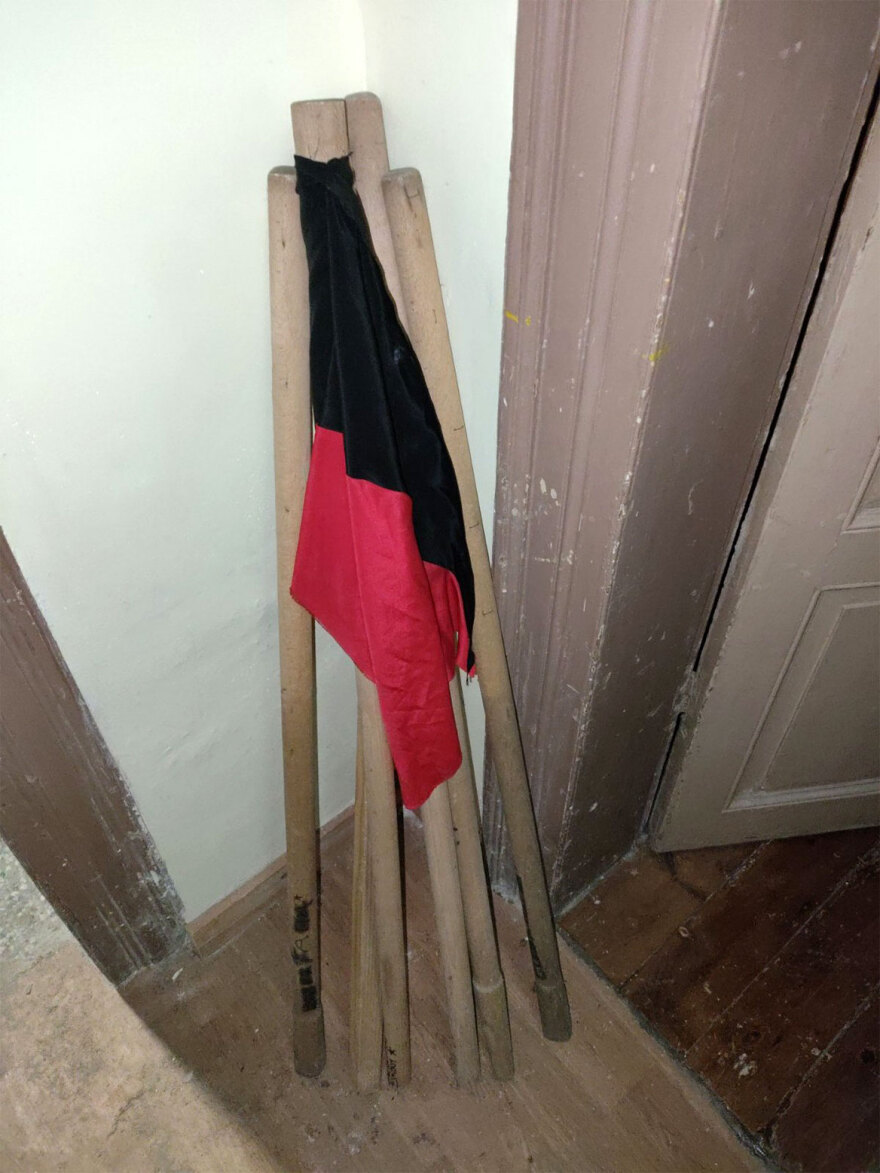 Κοντάρια, κράνη και σιδερογροθιά εντοπίστηκαν στην κατάληψη Libertatia στη Θεσσαλονίκη