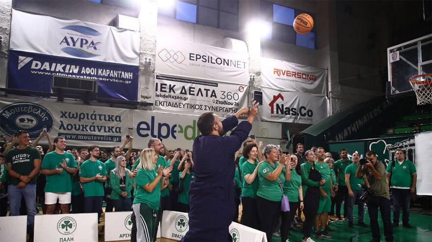 Σουτέρ... παπάς έκλεψε την παράσταση στον αγιασμό του Ερασιτέχνη Παναθηναϊκού - Δείτε φωτογραφίες