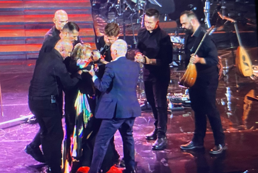 Σταθερή η Μαρινέλλα λένε οι γιατροί και περιμένουν να περάσει το πρώτο 24ωρο