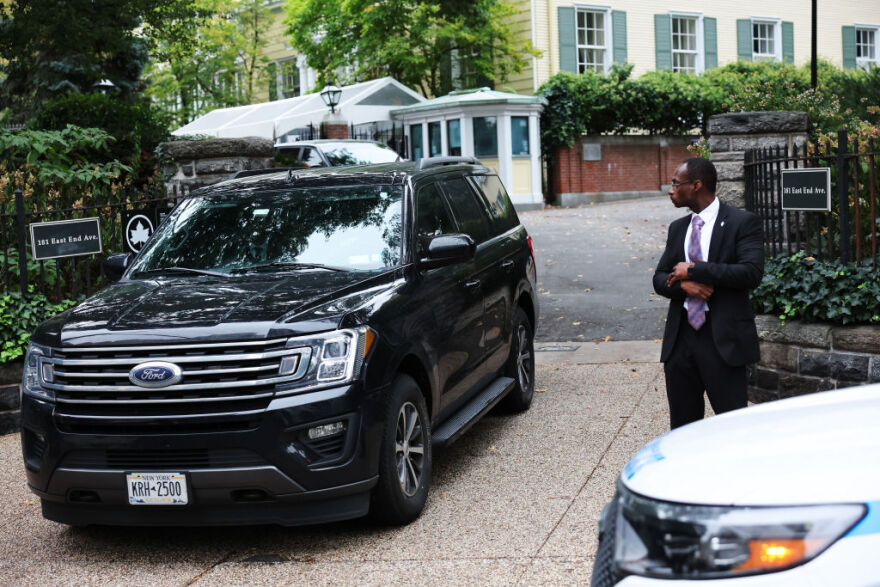 Έρικ Άνταμς: «Δώρα» $100.000 είχε λάβει ο δήμαρχος της Νέας Υόρκης από τους Τούρκους - Πολυτελείς διαμονές και ξεναγήσεις με γιοτ