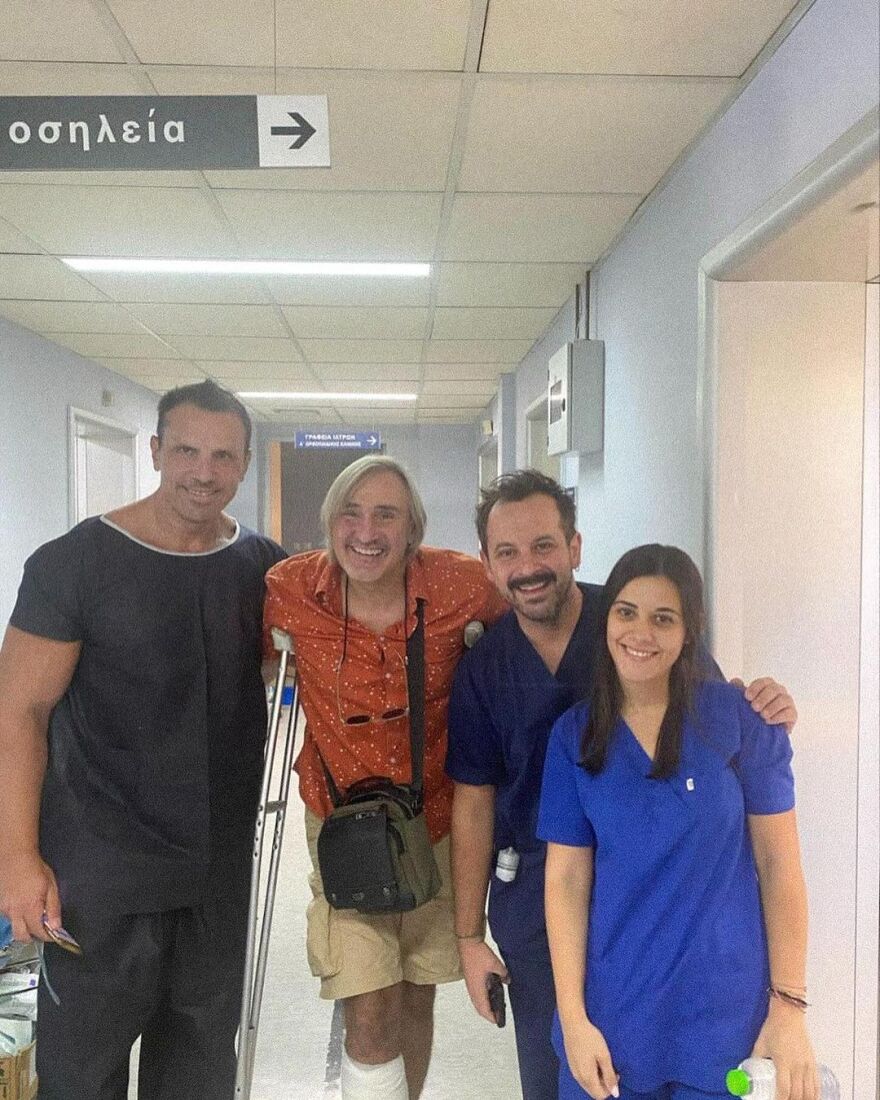 Ο Άκης Σακελλαρίου πήρε εξιτήριο από το νοσοκομείο μετά το ατύχημα που είχε με τη μηχανή του