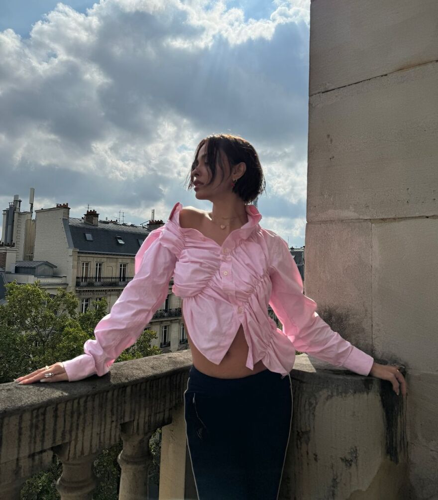 Ελένη Φουρέιρα: Ντύθηκε «μακαρόν φράουλα» και προκάλεσε την έκπληξη της Μαρίνας Σάττι