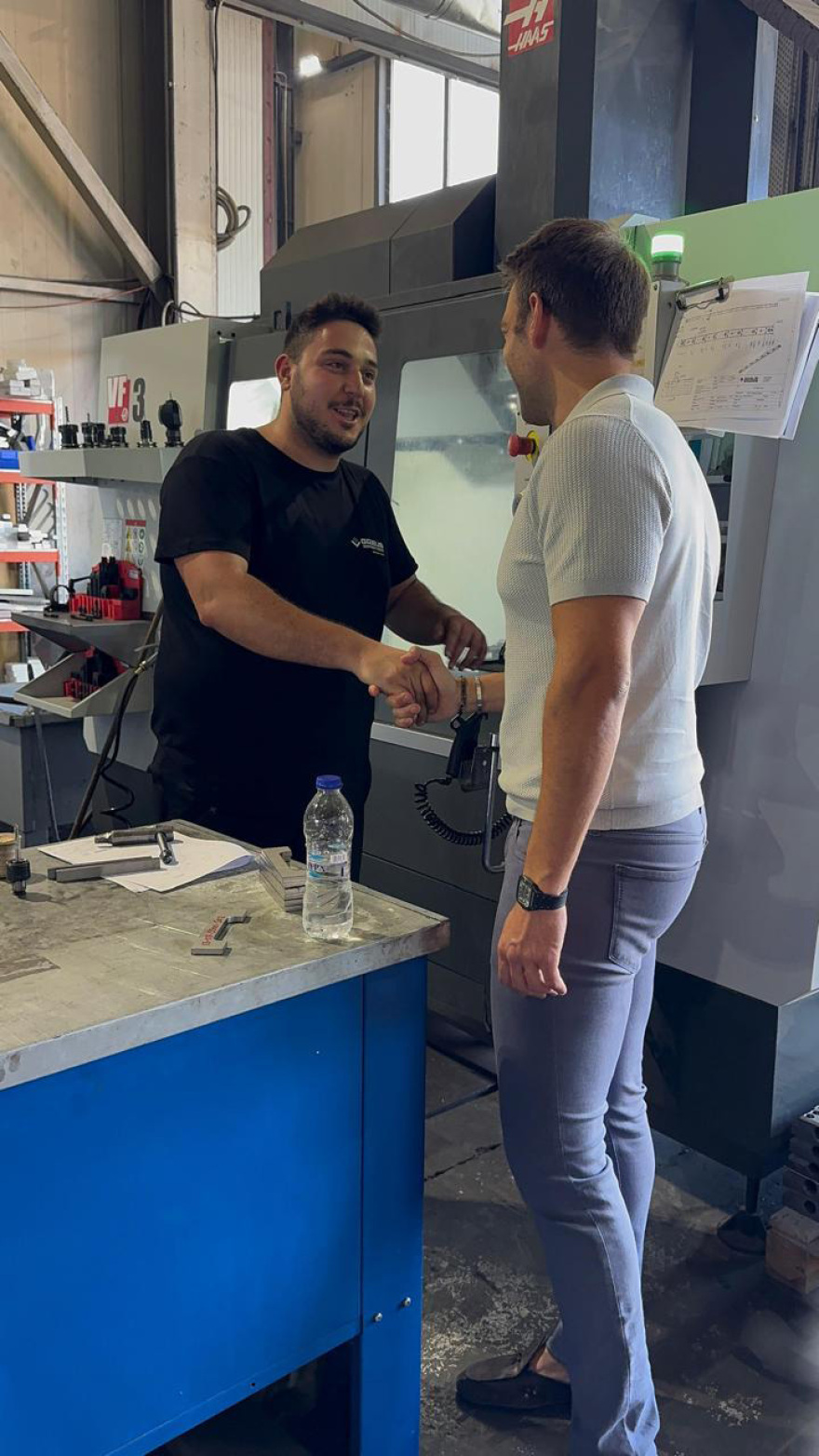 Επίσκεψη Κασσελάκη σε εργοστάσιο ρομποτικής στο Σχηματάρι