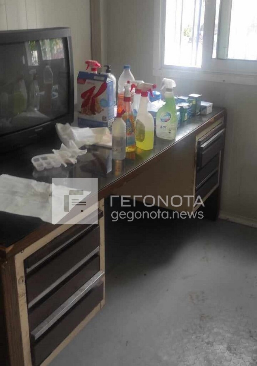 Βόλος: Βίντεο και φωτογραφίες από το εσωτερικό του κοντέινερ που είχε μετατρέψει... σε γκαρσονιέρα ο σχολικός φύλακας
