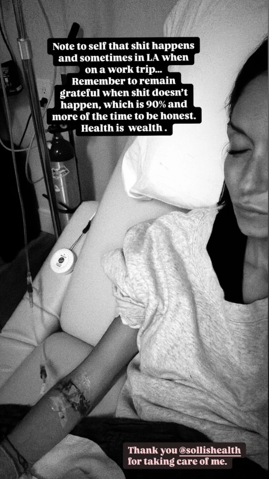 Σοφία Καρβέλα: «Είμαι ζωντανή» έγραψε μετά το εξιτήριο από το νοσοκομείο