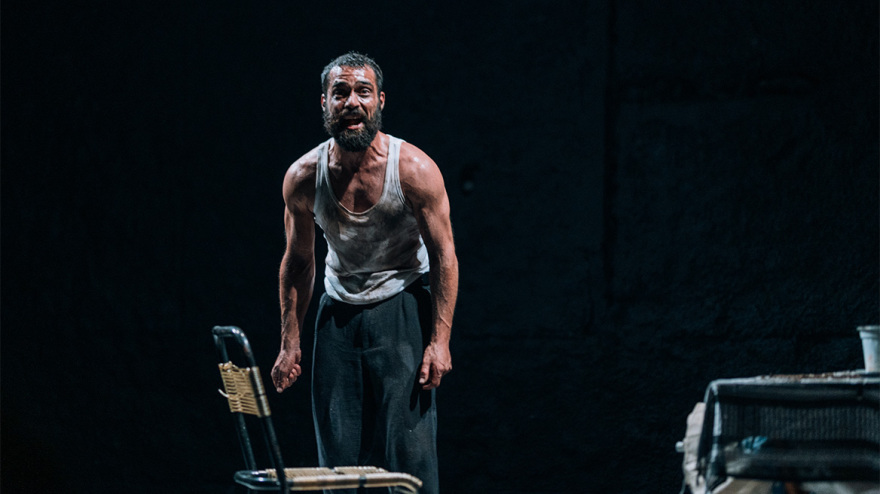 «Η Τελευταία Απολογία του Νίκου Κοεμτζή» στο θέατρο Σταθμός