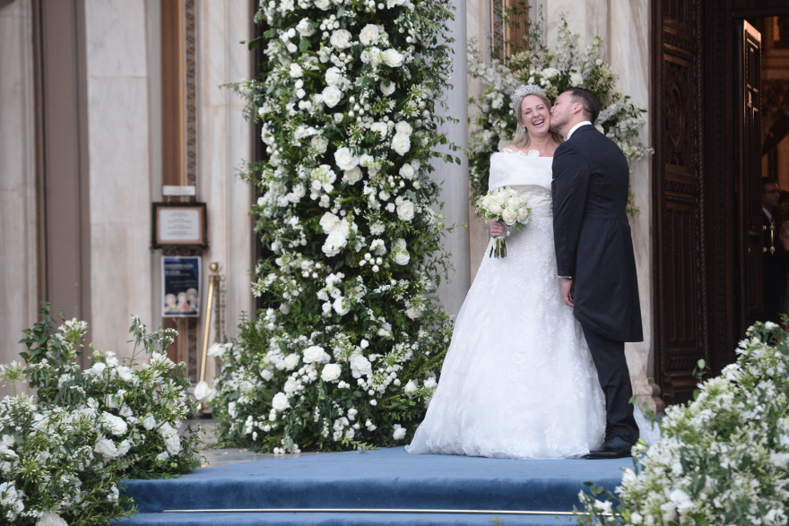 Βασιλικός γάμος στην Αθήνα - Η Θεοδώρα Γλύξμπουργκ παντρεύτηκε τον Μάθιου Κουμάρ - Δείτε βίντεο