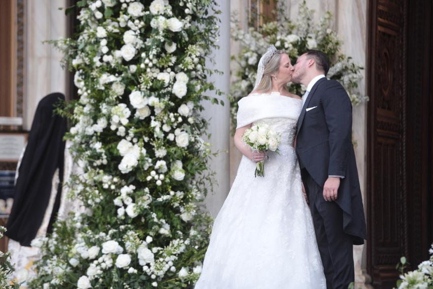 Βασιλικός γάμος στην Αθήνα - Η Θεοδώρα Γλύξμπουργκ παντρεύτηκε τον Μάθιου Κουμάρ - Δείτε βίντεο