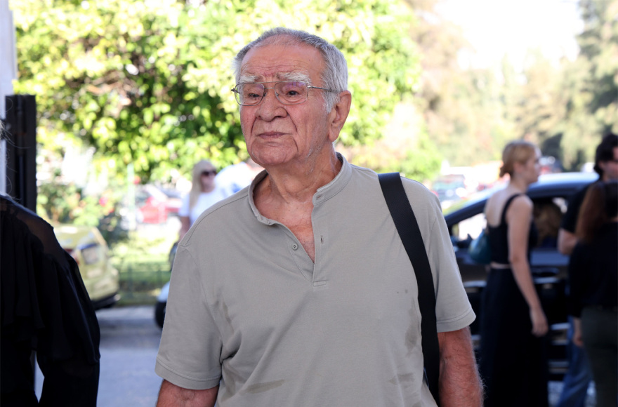 Γιάννης Μόρτζος: Συγκίνηση στο τελευταίο αντίο στον ηθοποιό