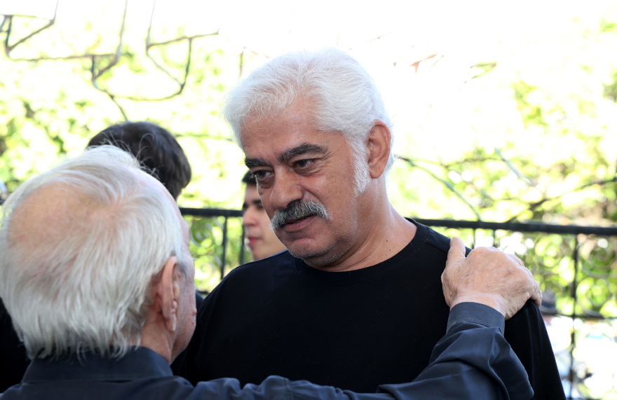 Γιάννης Μόρτζος: Συγκίνηση στο τελευταίο αντίο στον ηθοποιό