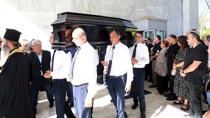 Γιάννης Μόρτζος: Συγκίνηση στο τελευταίο αντίο στον ηθοποιό