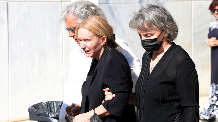 Γιάννης Μόρτζος: Συγκίνηση στο τελευταίο αντίο στον ηθοποιό