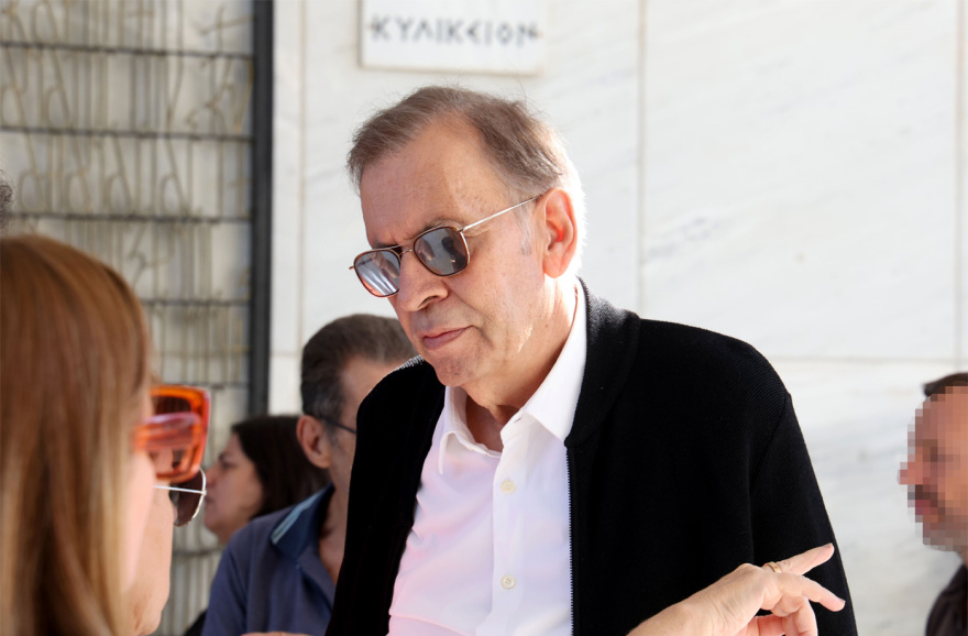 Γιάννης Μόρτζος: Συγκίνηση στο τελευταίο αντίο στον ηθοποιό