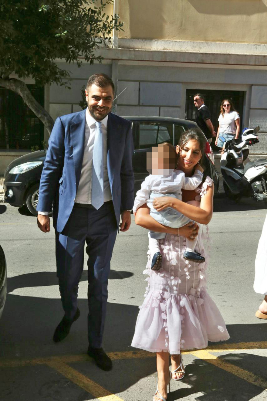 Παύλος Μαρινάκης: Βάφτισε τον γιο του - Παρών και ο Μητσοτάκης, δείτε βίντεο και φωτογραφίες 