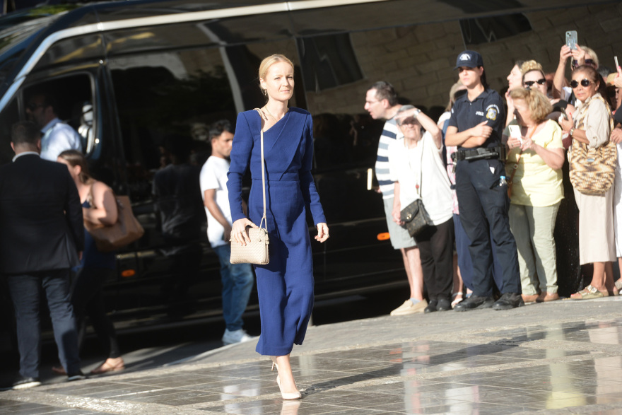 Βασιλικός γάμος στην Αθήνα - Η Θεοδώρα Γλύξμπουργκ παντρεύτηκε τον Μάθιου Κουμάρ - Δείτε βίντεο