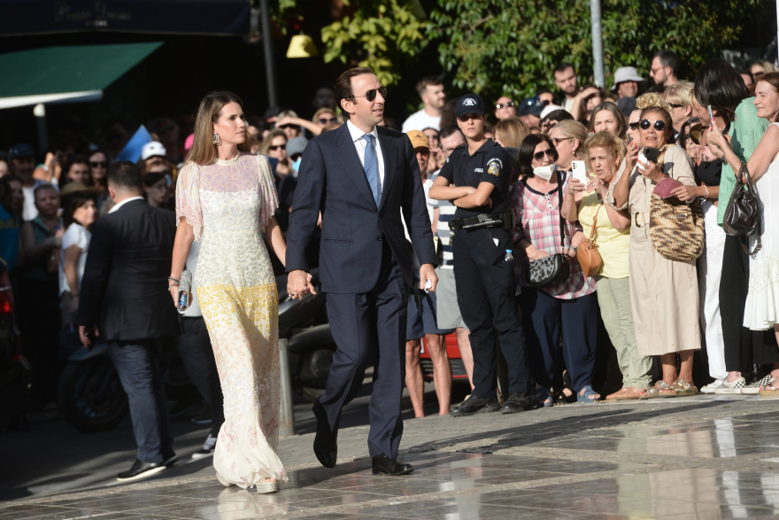 Βασιλικός γάμος στην Αθήνα - Η Θεοδώρα Γλύξμπουργκ παντρεύτηκε τον Μάθιου Κουμάρ - Δείτε βίντεο